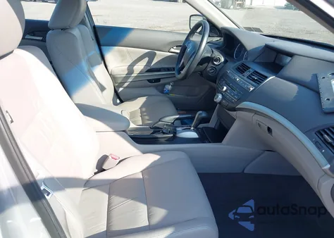 2010 Honda Accord 2.4 Ex-L z USA, uszkodzony, nr VIN 1HGCP2F82AA179205